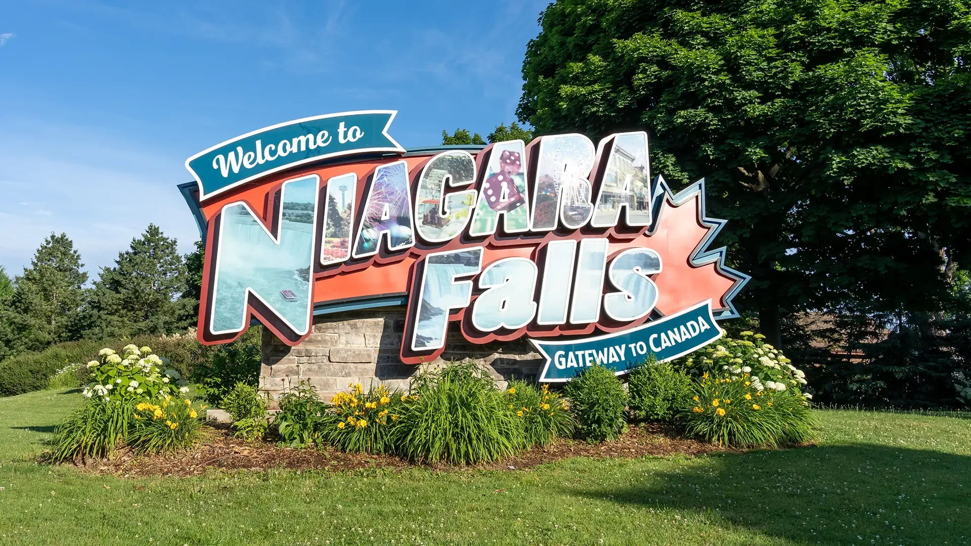 Getting to Niagara Falls: Flights, Trains & Driving Tips